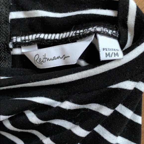 Mock turtleneck sleeveless tank top - Picture 3 of 3